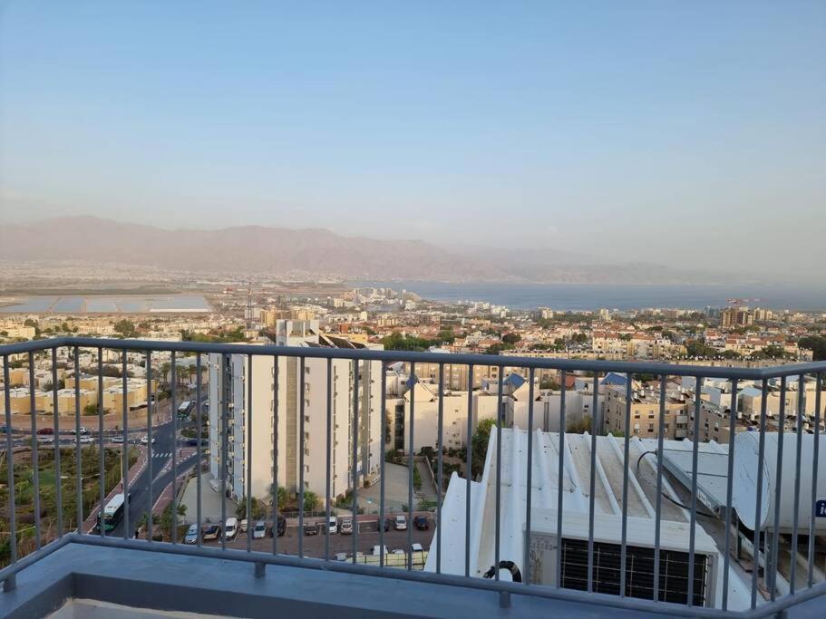 Apartamento דירת זוּגַג מפנקת עם מרפסת משגעת ונוף למפרץ. Eilat Exterior foto
